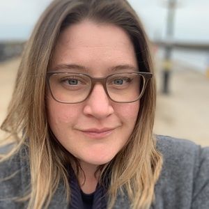 Meet your Posher, Caitlin